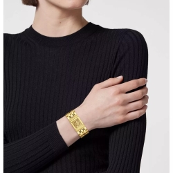 ساعت مچی زنانه ورساچه مدل V VVE0C00225